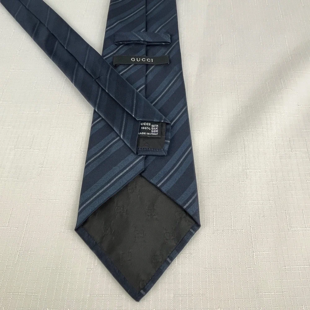 Gucci men silk